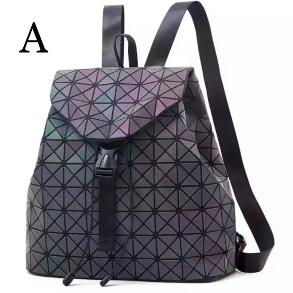 🔥😍 1 PAIR LEFT Light Reflective bag and wallet - Picture 4 of 10